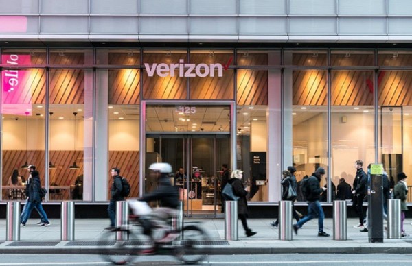 Huawei yêu cầu nhà mạng Verizon trả 1 tỷ USD cho bằng sáng chế. Ảnh: NY Times.