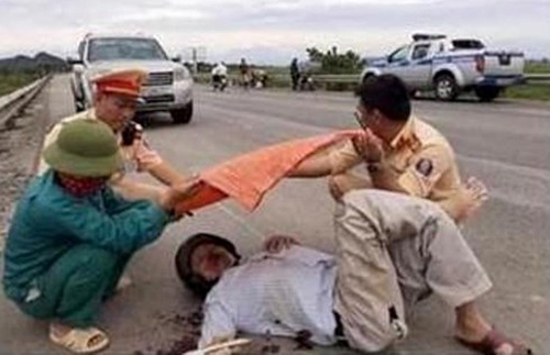 Hà Tĩnh: Thiếu tá CSTG nói về bức ảnh 'đội nắng cứu người' gây...