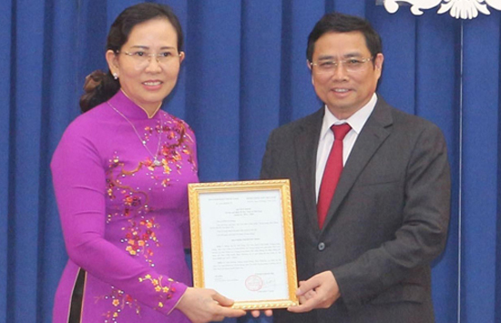 Bà Lê Thị Thuỷ, Phó chủ nhiệm Uỷ ban Kiểm tra Trung ương, làm Bí thư Tỉnh uỷ Hà Nam