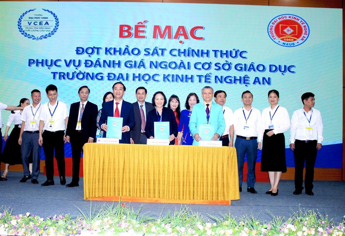 NHẬT KÝ KIỂM ĐỊNH CHẤT LƯỢNG CSGD TRƯỜNG ĐẠI HỌC KINH TẾ NGHỆ AN QUA ẢNH