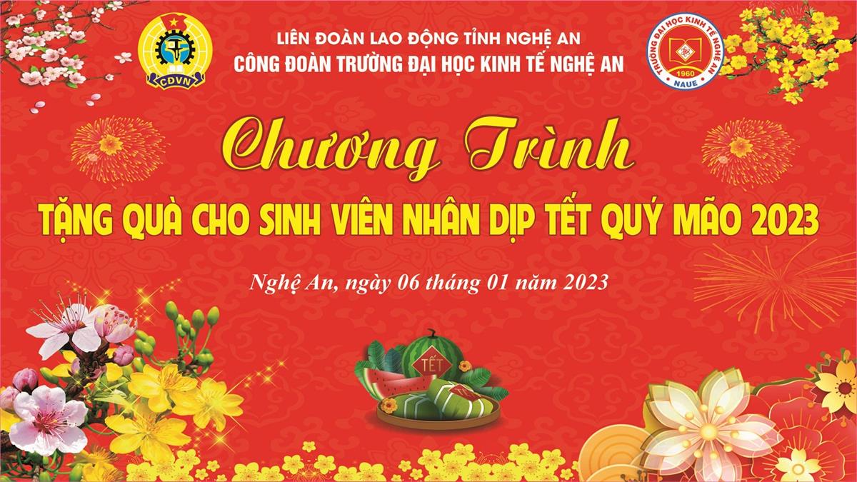 Công đoàn trường tặng quà cho sinh viên có hoàn cảnh khó khăn về quê đón tết Nguyên đán Quý Mão 2023