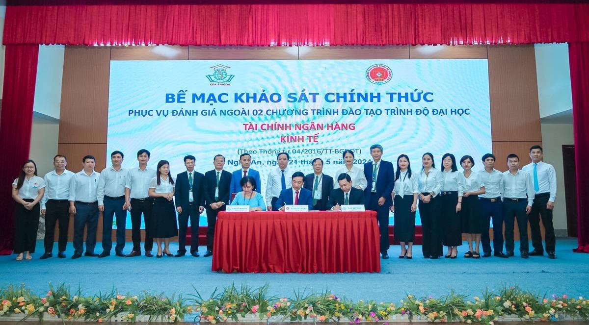 Bế mạc Khảo sát chính thức phục vụ đánh giá chất lượng chương trình đào tạo chính quy hệ đại học ngành Tài chính Ngân hàng và Kinh tế