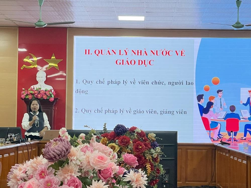 Tập huấn về luật trẻ em và quản lý nhà nước về giáo dục cho đội ngũ  giáo viên các trường Thực hành Sư phạm thuộc Trường Đại học Nghệ An