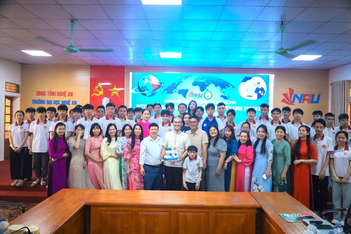 Học thuật Quốc Tế: Trí Tuệ Nhân Tạo trong Giáo Dục và Ứng Dụng Toán Học trong Thực Tiễn