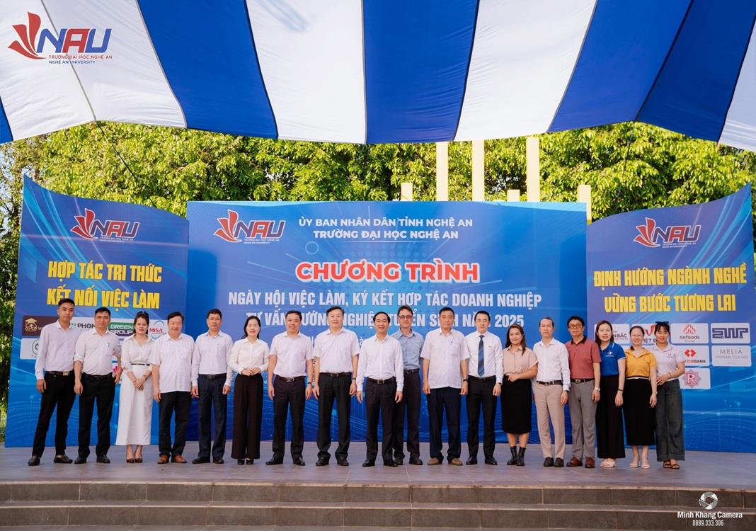 Hành trình kết nối tương lai - Chương trình tư vấn hướng nghiệp tuyển sinh 2025 của Trường Đại học Nghệ An