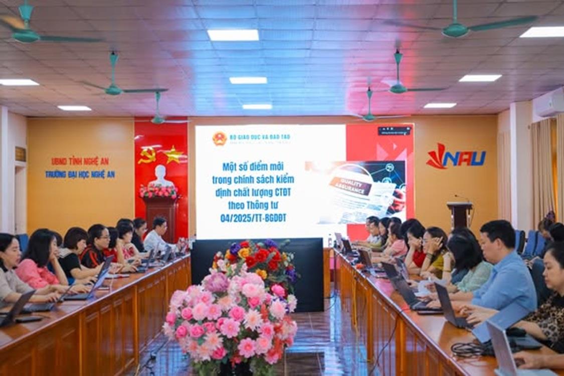 Trường Đại học Nghệ An dự Hội nghị tập huấn về đổi mới tư duy kiểm định chất lượng gắn với hội nhập quốc tế