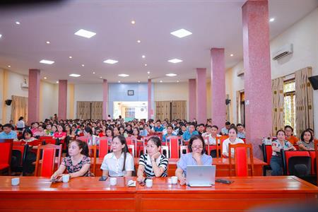 300 học viên tham gia lớp bồi dưỡng nâng cao năng lực, phẩm chất đáp ứng chuẩn nghề nghiệp cho giáo viên  Trường tiểu học tại đơn vị sự nghiệp giáo dục công lập