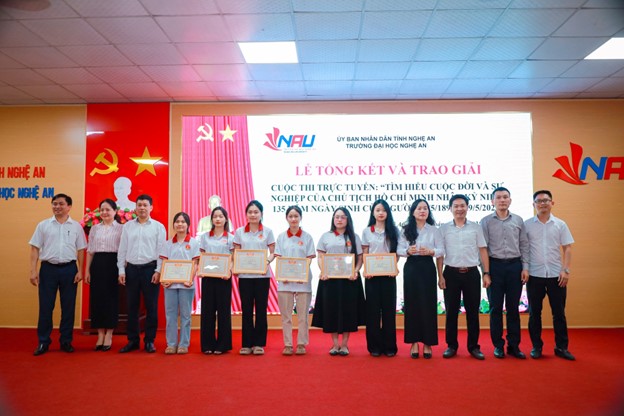 Sinh viên Khoa Kế toán – Kiểm toán với Cuộc thi trực tuyến Tìm hiểu biển, đảo Việt Nam; Cuộc đời và sự nghiệp Chủ tịch Hồ Chí Minh năm 2025