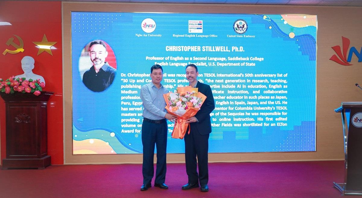 Trường Đại học Nghệ An đẩy mạnh ứng dụng công nghệ trí tuệ nhân tạo trong đào tạo ngoại ngữ