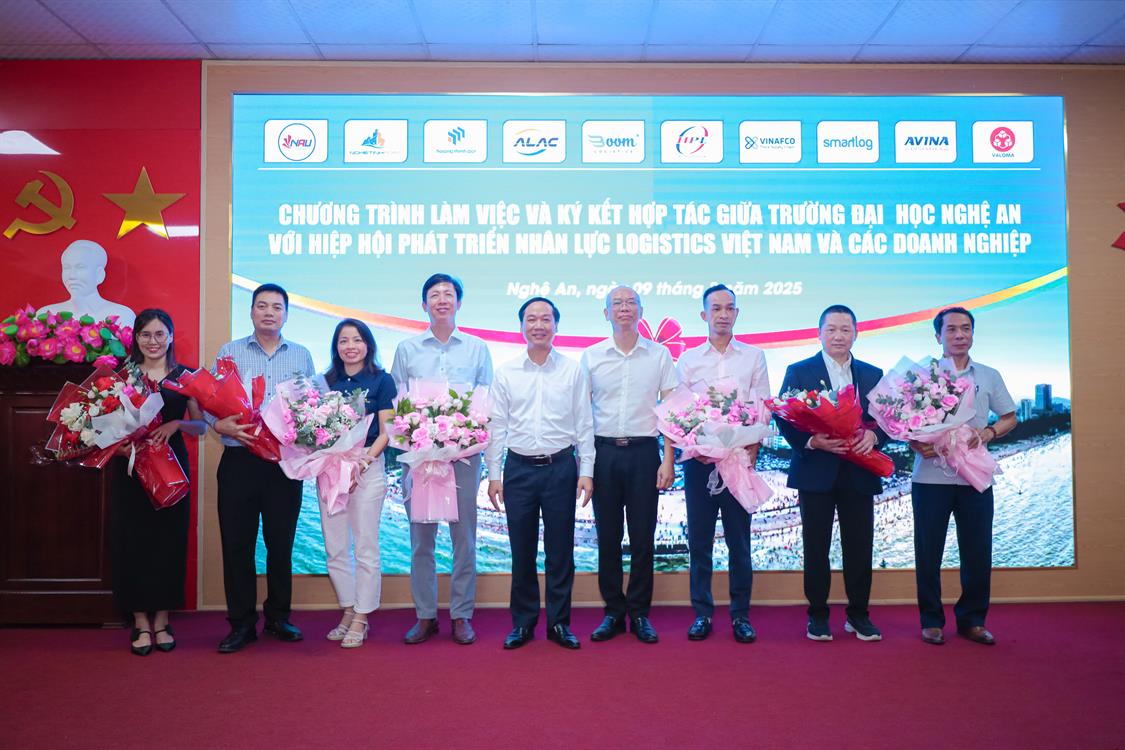 Trường Đại học Nghệ An (NAU)  ký kết hợp tác, làm việc với Hiệp hội Phát triển nhân lực Logistics Việt Nam (VALOMA) và nhiều doanh nghiệp hàng đầu