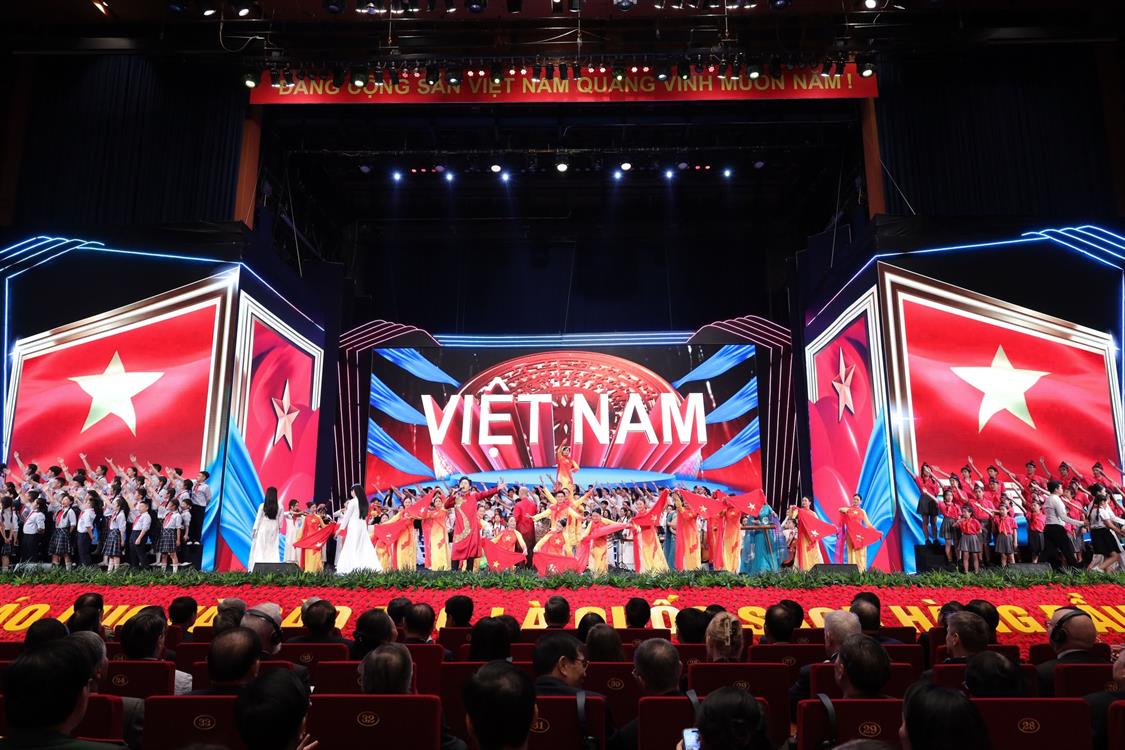 Lễ khai giảng năm học 2025-2026 - Hoà chung nhịp đập cùng cả nước - Vững bước tương lai