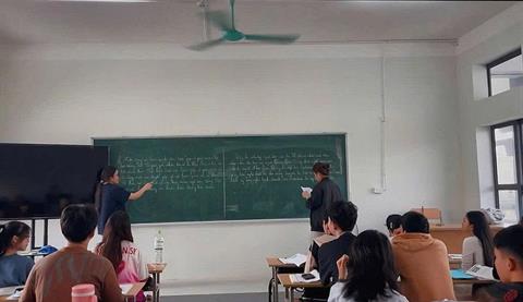 KHOA TIỂU HỌC TRƯỜNG ĐẠI HỌC NGHỆ AN  NHỮNG GIỜ NGOẠI KHÓA ĐẶC BIỆT VÀ NHỊP CẦU HỮU NGHỊ VIỆT - LÀO