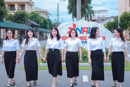 NGÀNH GIÁO DỤC TIỂU HỌC - TRƯỜNG ĐẠI HỌC NGHỆ AN TIẾP NỐI TRUYỀN THỐNG 65 NĂM - ĐỔI MỚI ĐÀO TẠO ĐÁP ỨNG YÊU CẦU KỶ NGUYÊN SỐ