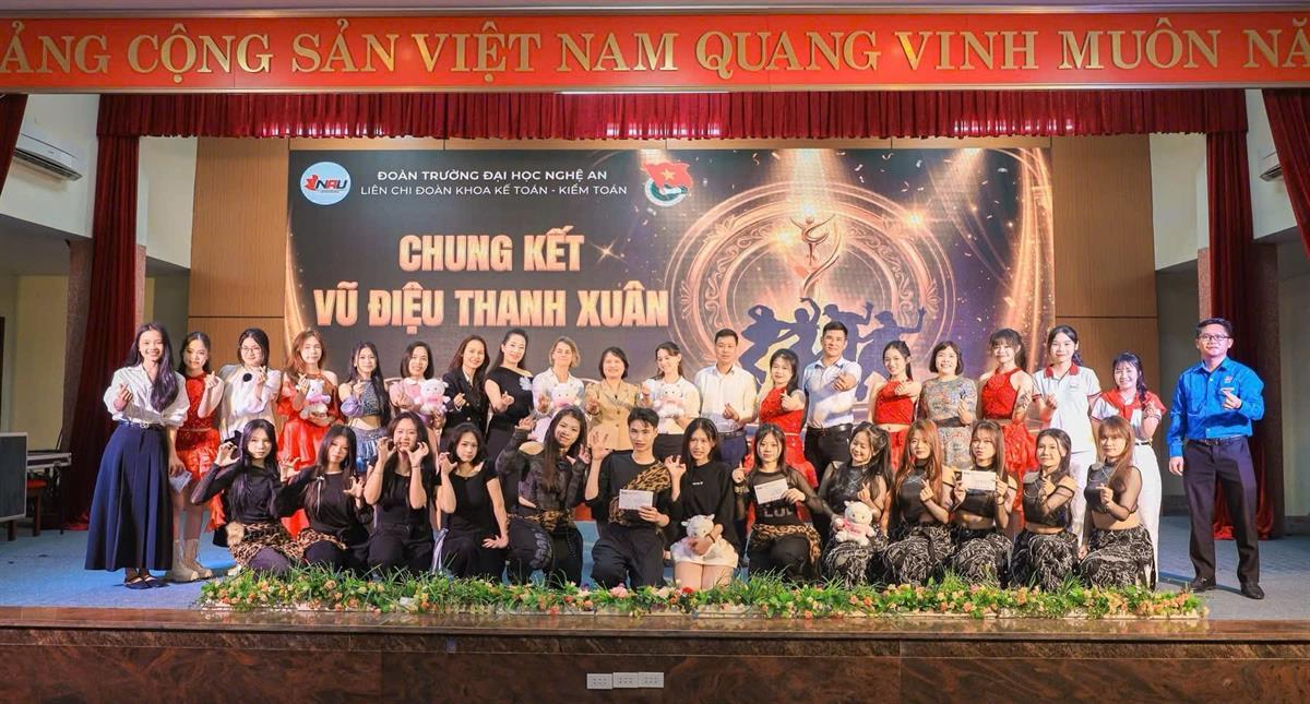 Chung kết “Vũ điệu thanh xuân 2026” – Khi tuổi trẻ NAU bùng nổ và tỏa sáng rực rỡ!