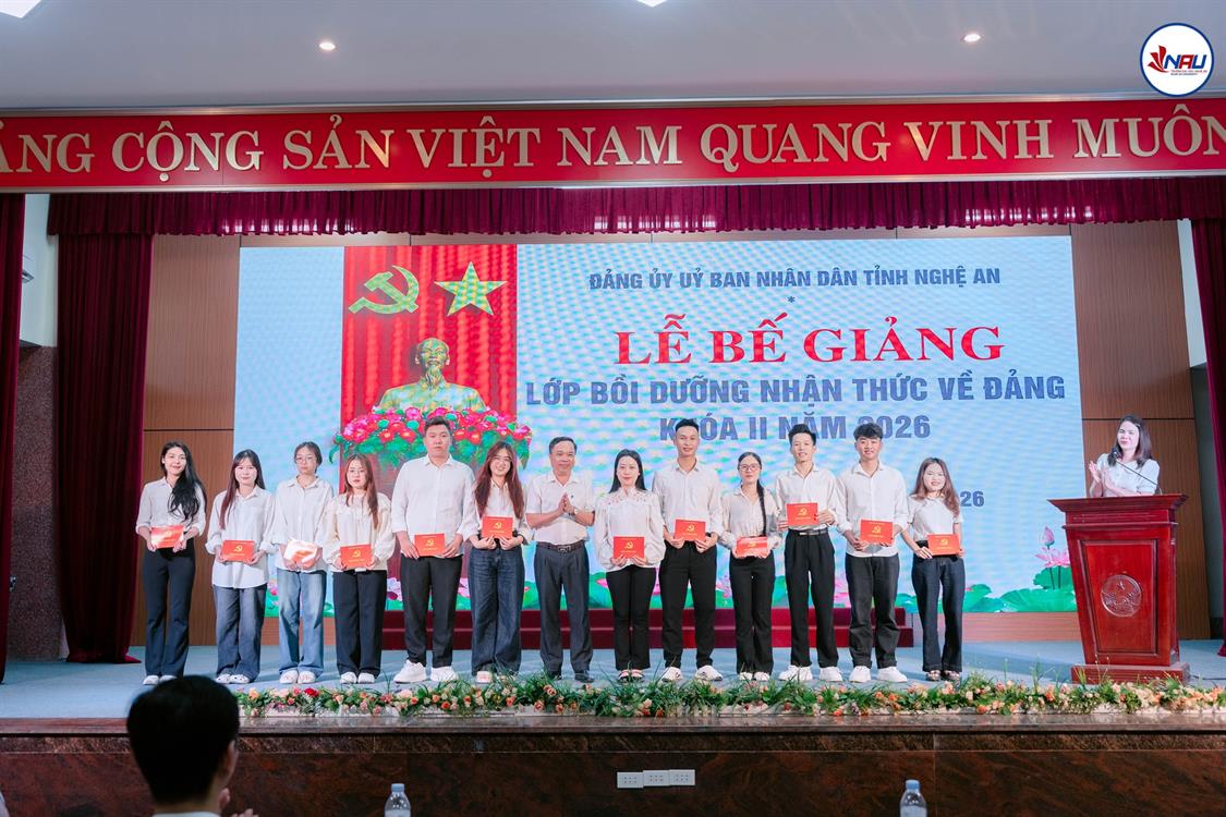 Sinh viên Trường Đại học Nghệ An hun đúc lý tưởng, lan tỏa khát vọng đứng trong hàng ngũ của Đảng