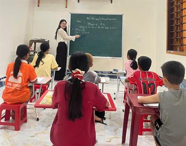   HÀNH TRÌNH HÈ Ý NGHĨA CỦA SINH VIÊN SƯ PHẠM  TIỂU HỌC