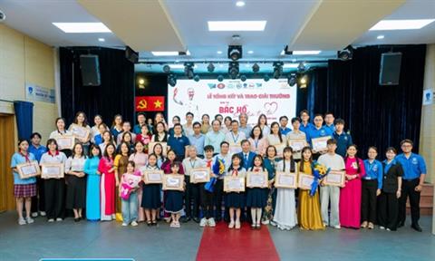 Tự hào những trái tim luôn hướng về Bác Hồ kính yêu