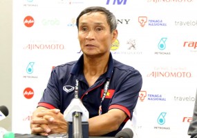 HLV Mai Đức Chung cho rằng tuyển nữ Việt Nam bị tâm lý trong trận mở màn