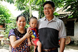 Vợ chồng ông Toàn, bà Nguyệt đã đi viện suốt 4 năm để sinh thêm con.