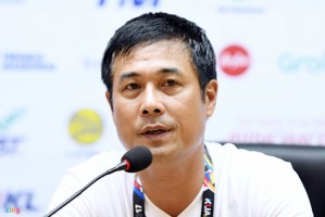 HLV Hữu Thắng đứng ra nhận mọi sự chỉ trích của người hâm mộ về thất bại của U22 Việt Nam ở SEA Games 29. Ảnh: Tiến Tuấn.