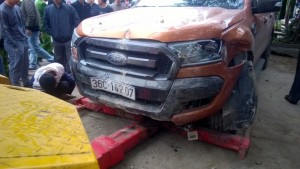    Chiếc xe bán tải hiệu Ford Ranger gây tai nạn. 