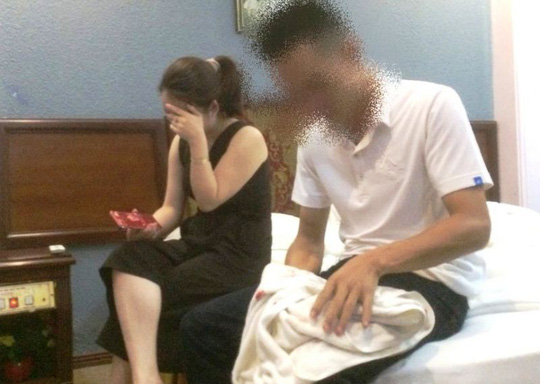 Hình ảnh cô giáo mầm non và cán bộ CSGT Thanh Hóa bị bắt quả tang đang ở trong nhà nghỉ