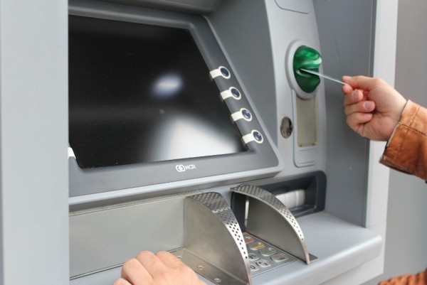 Phí rút tiền từ thẻ ATM