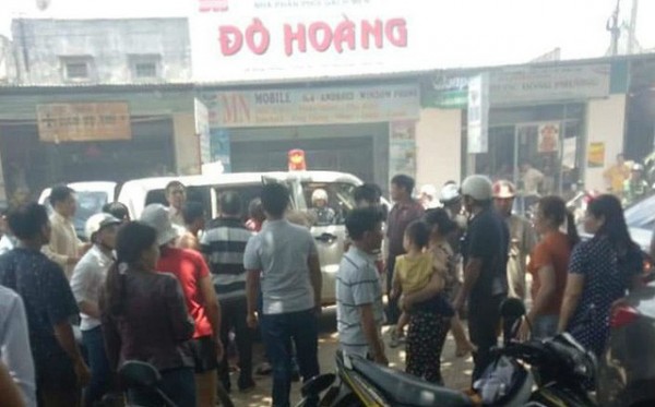 Mang bình gas mini ra chơi, hai cháu bé bị thương ở Đắk Lắk