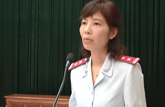 Bà Nguyễn Thị Kim Anh trong ngày công bố quyết định thanh tra tại huyện Vĩnh Tường vào tháng 4. Ảnh: UBND huyện Vĩnh Tường