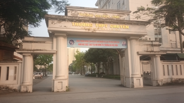 Trường THPT chuyên Đại học Vinh