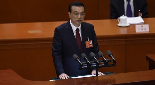 Thủ tướng Trung Quốc Lý Khắc Cường phát biểu trước quốc hội ngày 5/3. Ảnh: AFP.