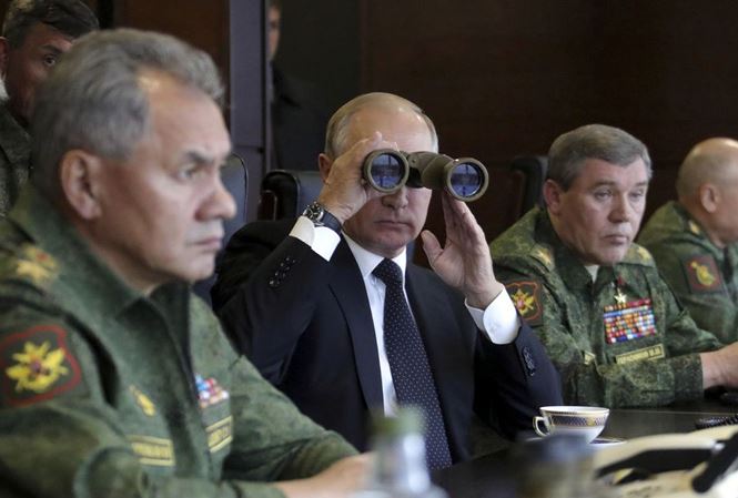 Tổng thống Nga Putin sa thải 15 viên tướng ngay trước tập trận lớn
