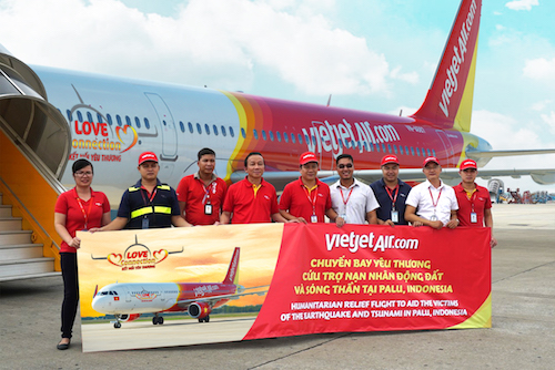 Chuyến bay cứu trợ nạn nhân động đất Indonesia của Vietjet Air cất cánh