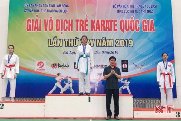 VĐV Nguyễn Thị Bảo Ngọc giành HCV hạng cân 56 kg, lứa tuổi 14 - 15 kg