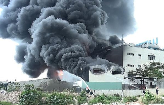 Vụ cháy tại Công ty TNHH Jorn Technology (vốn đầu tư từ Đài Loan) nằm trong khu công nghiệp Việt Hương vào ngày 22/5 gây thiệt hại hơn 30 tỷ đồng